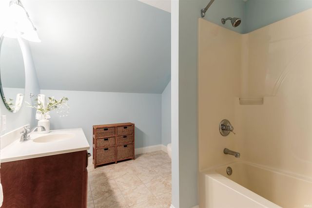 11630 Cedarwood Court, Evansville, IN 47712