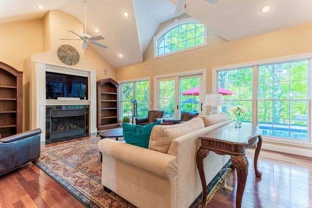 11630 Cedarwood Court, Evansville, IN 47712