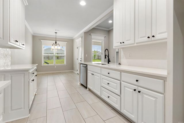 102 Sanibel Circle, Little Rock, AR 72210