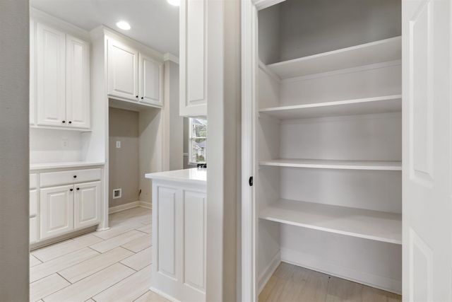 102 Sanibel Circle, Little Rock, AR 72210
