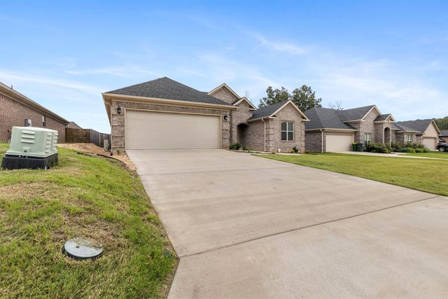 102 Sanibel Circle, Little Rock, AR 72210