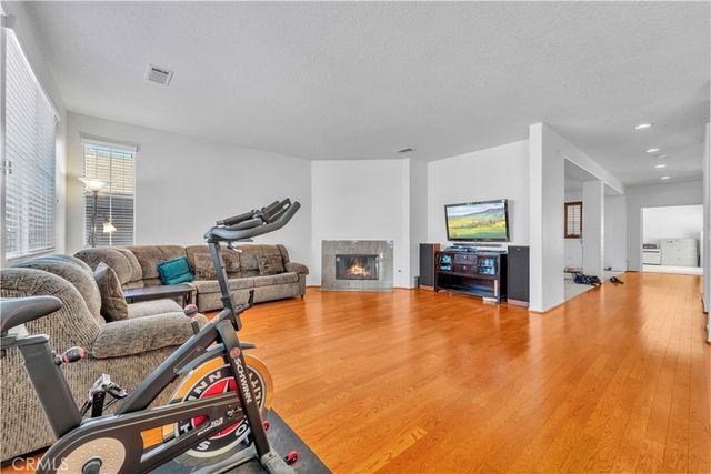 837 Vandal Way, Palmdale, CA 93551