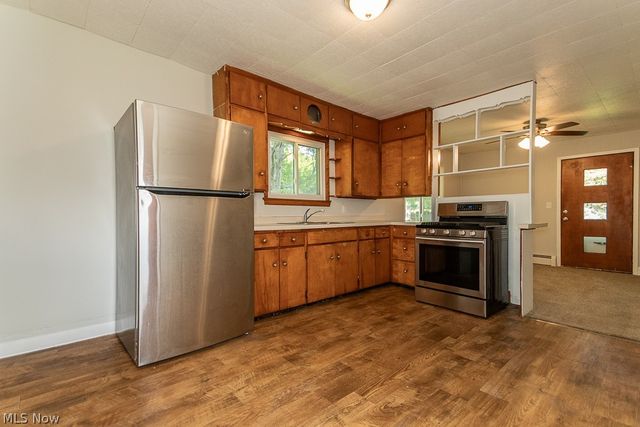 9042 Lake Shore Boulevard, Mentor, OH 44060