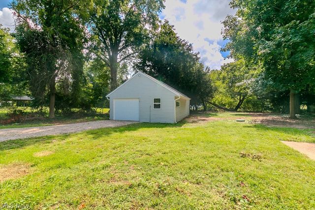 9042 Lake Shore Boulevard, Mentor, OH 44060