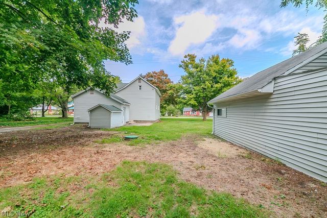 9042 Lake Shore Boulevard, Mentor, OH 44060