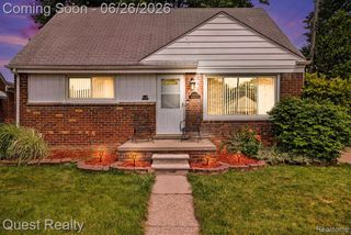 25074 Waldorf Street, Roseville, MI 48066