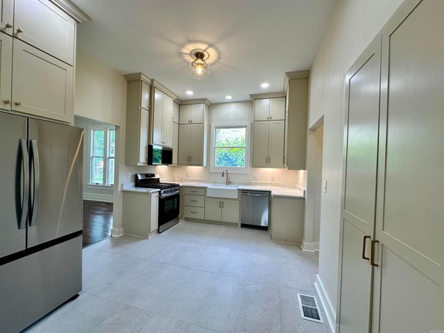2613 S State Street, Little Rock, AR 72206