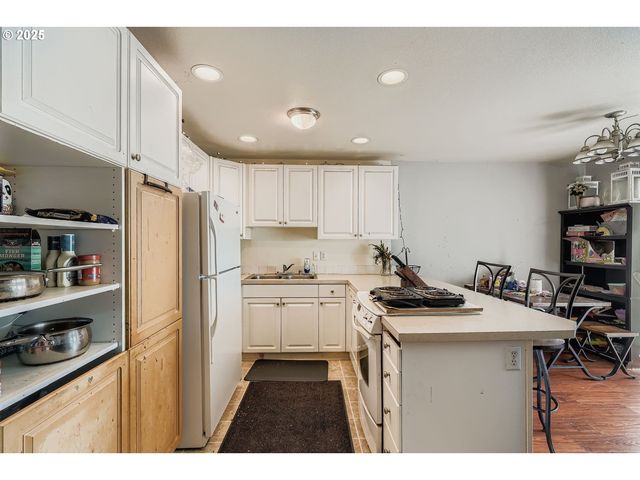 6011 Ne 33RD Cir, Vancouver, WA 98661