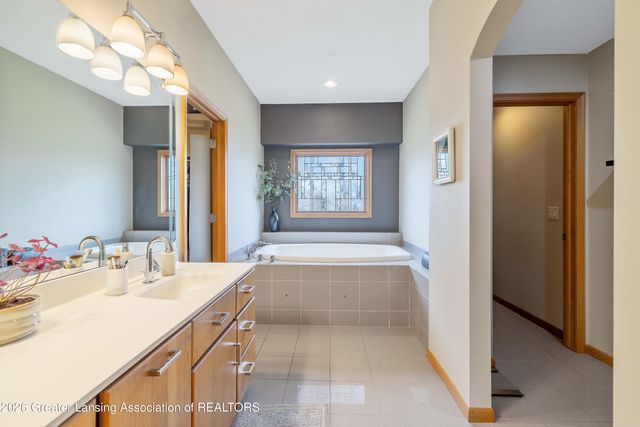6291 Pine Hollow Drive, East Lansing, MI 48823