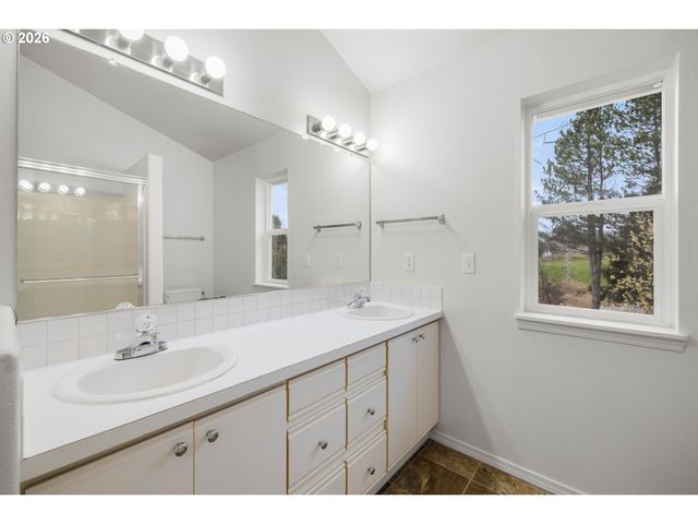 5572 Nw 165TH Pl, Portland, OR 97229