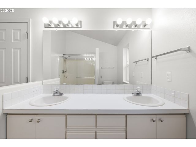 5572 Nw 165TH Pl, Portland, OR 97229