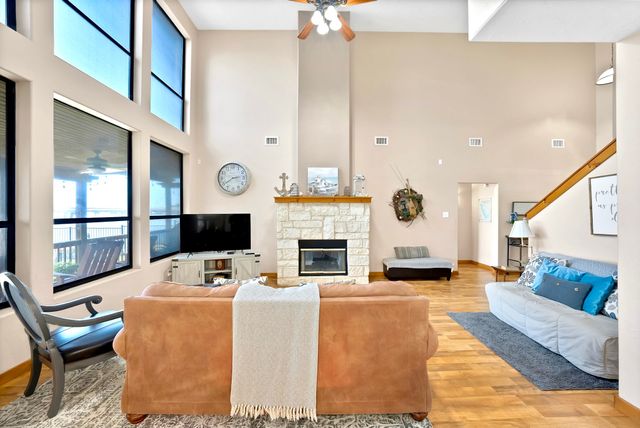 110 Jeffrey Circle, Gun Barrel City, TX 75156