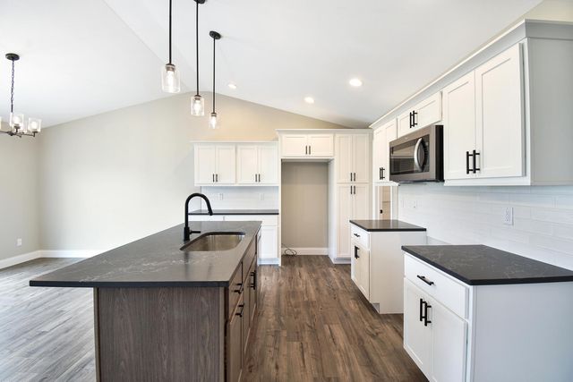 706 Cates Drive, Mahomet, IL 61853