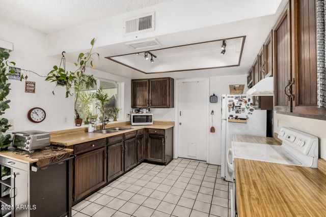 7520 W GLENROSA Avenue, Phoenix, AZ 85033