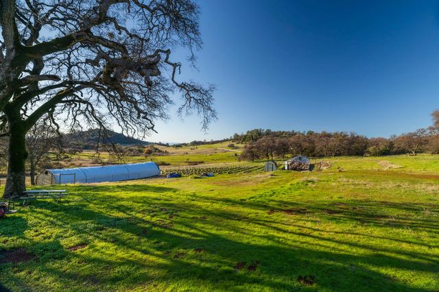 19728 Perimeter Rd, Grass Valley, CA 95949
