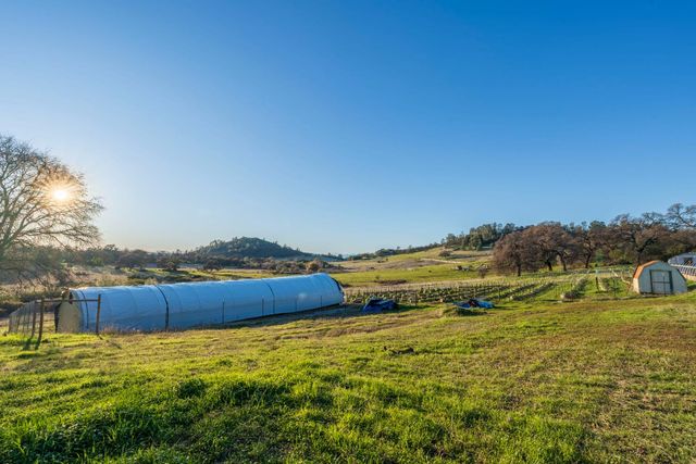 19728 Perimeter Rd, Grass Valley, CA 95949