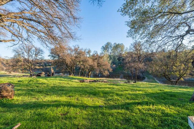 19728 Perimeter Rd, Grass Valley, CA 95949
