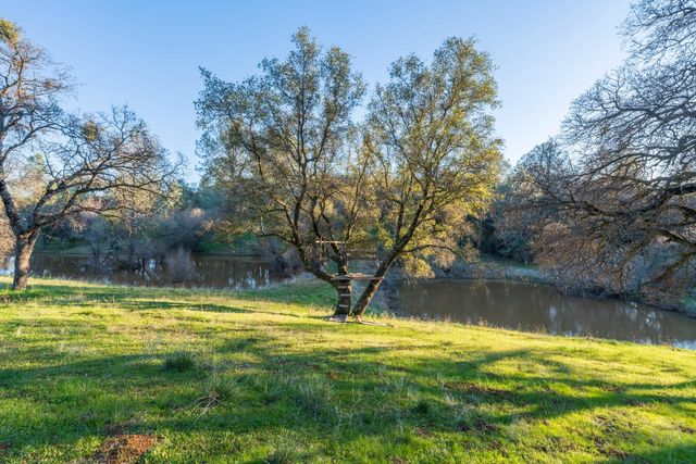 19728 Perimeter Rd, Grass Valley, CA 95949