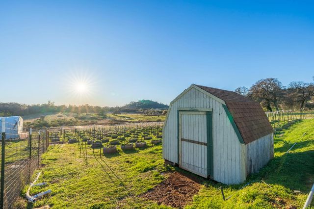 19728 Perimeter Rd, Grass Valley, CA 95949