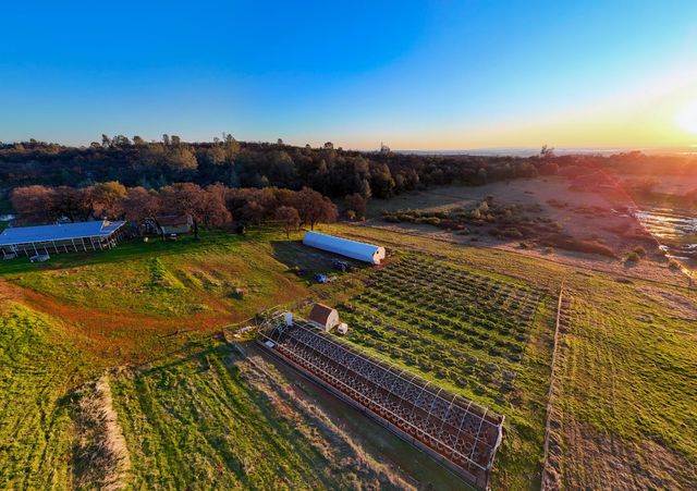 19728 Perimeter Rd, Grass Valley, CA 95949