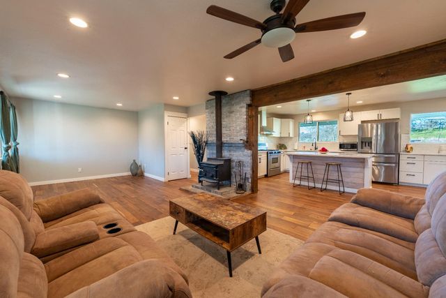 19728 Perimeter Rd, Grass Valley, CA 95949