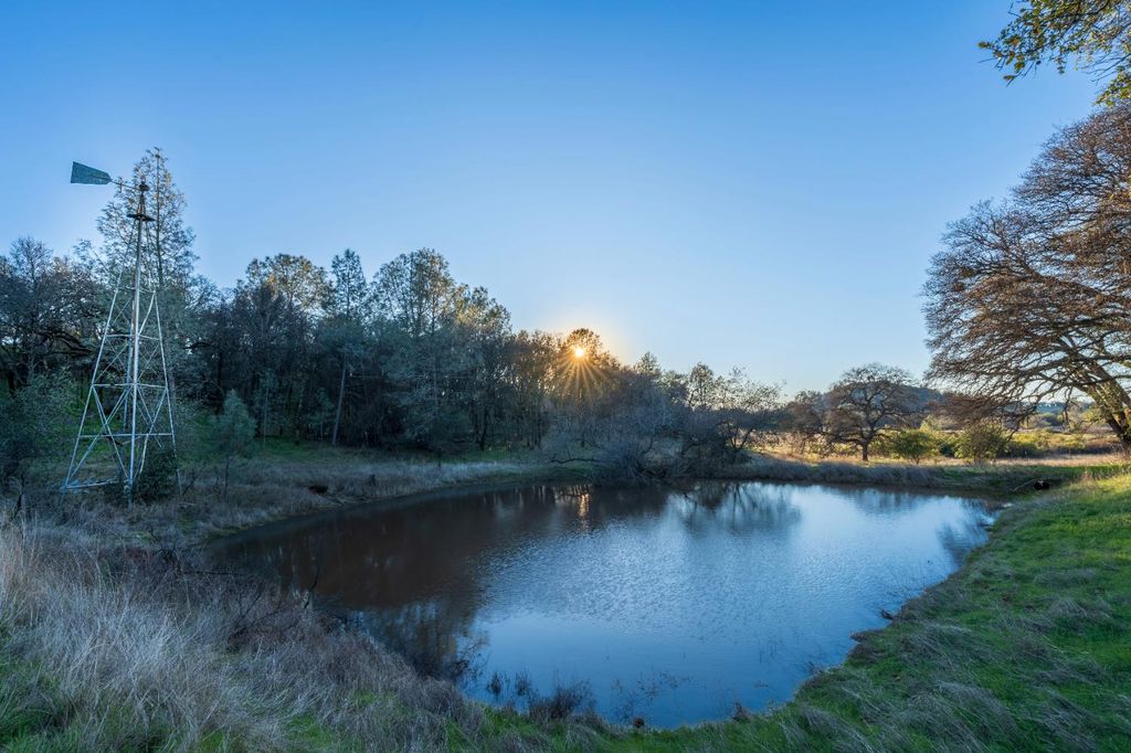 19728 Perimeter Rd, Grass Valley, CA 95949