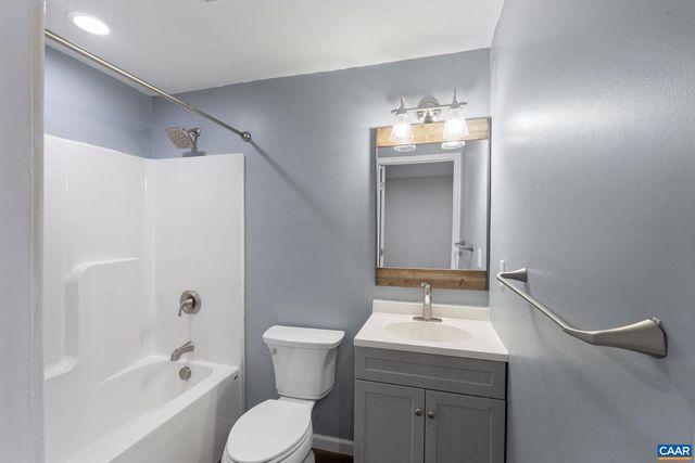 442 W ROSEWOOD DR, Barboursville, VA 22923