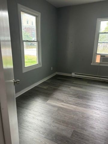 2001 Melrose AVE NW, Roanoke, VA 24017