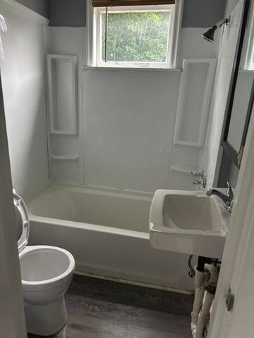 2001 Melrose AVE NW, Roanoke, VA 24017