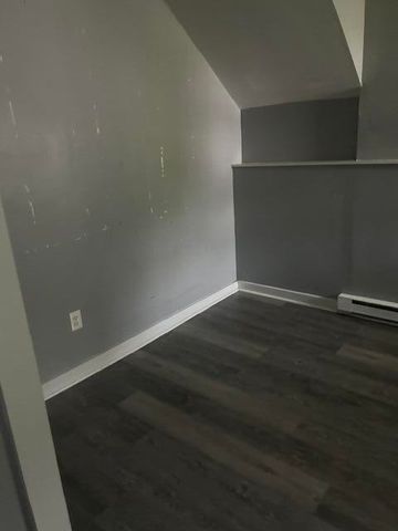 2001 Melrose AVE NW, Roanoke, VA 24017