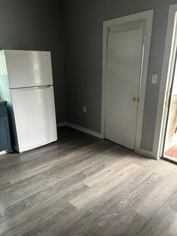 2001 Melrose AVE NW, Roanoke, VA 24017