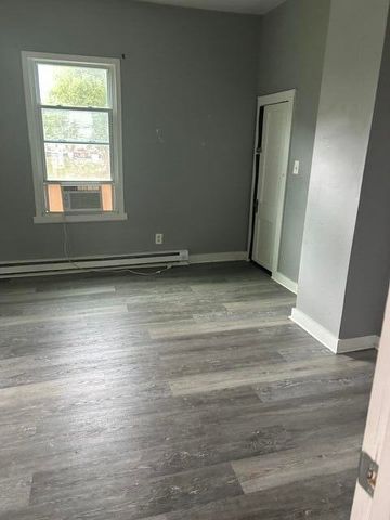 2001 Melrose AVE NW, Roanoke, VA 24017
