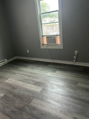 2001 Melrose AVE NW, Roanoke, VA 24017
