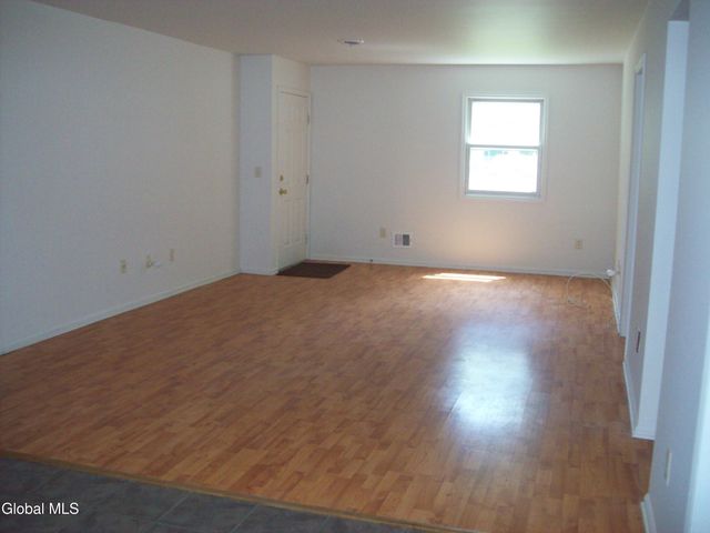 161 Cedarview Lane, Colonie, NY 12189