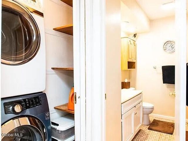 161 Cedarview Lane, Colonie, NY 12189