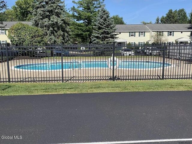 161 Cedarview Lane, Colonie, NY 12189