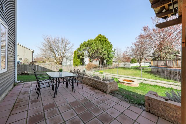 617 Lakewood Farms Drive, Bolingbrook, IL 60490