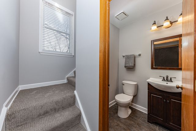 617 Lakewood Farms Drive, Bolingbrook, IL 60490