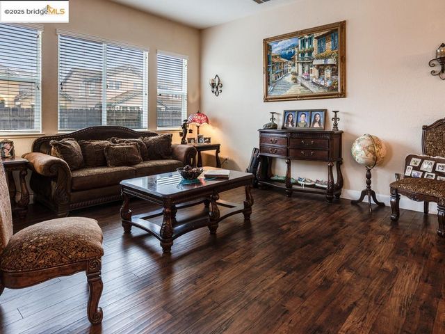 10 Da Vinci Ct, Oakley, CA 94561