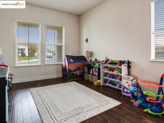 10 Da Vinci Ct, Oakley, CA 94561