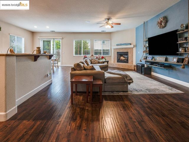 10 Da Vinci Ct, Oakley, CA 94561