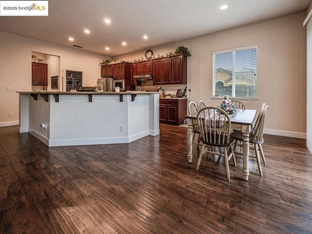 10 Da Vinci Ct, Oakley, CA 94561