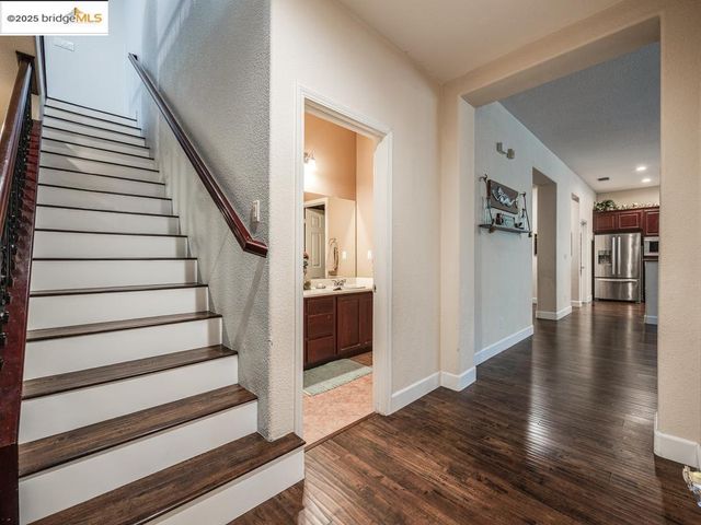 10 Da Vinci Ct, Oakley, CA 94561