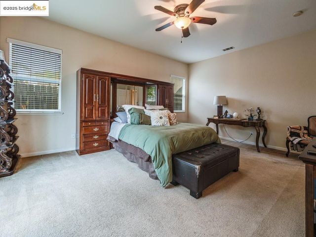 10 Da Vinci Ct, Oakley, CA 94561