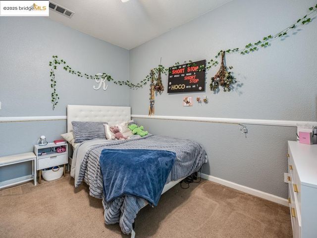 10 Da Vinci Ct, Oakley, CA 94561