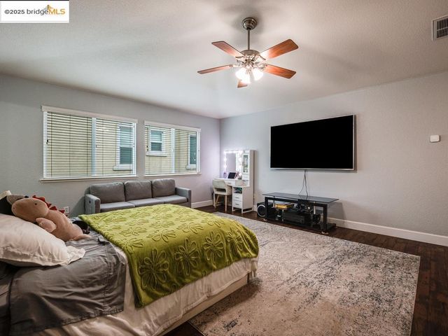 10 Da Vinci Ct, Oakley, CA 94561