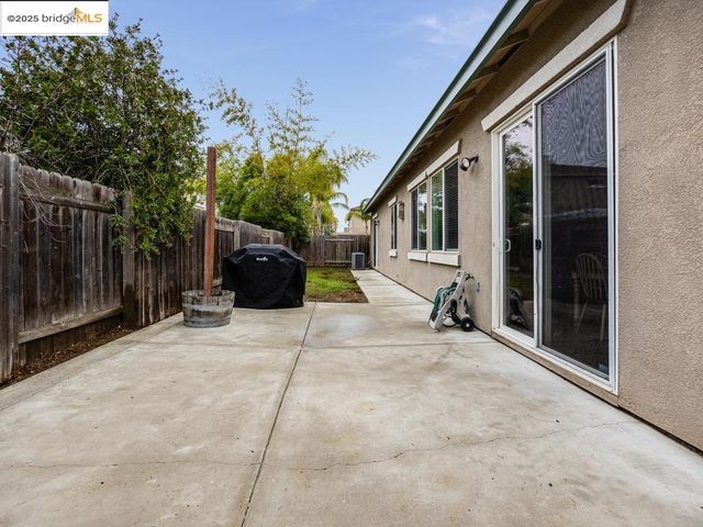 10 Da Vinci Ct, Oakley, CA 94561