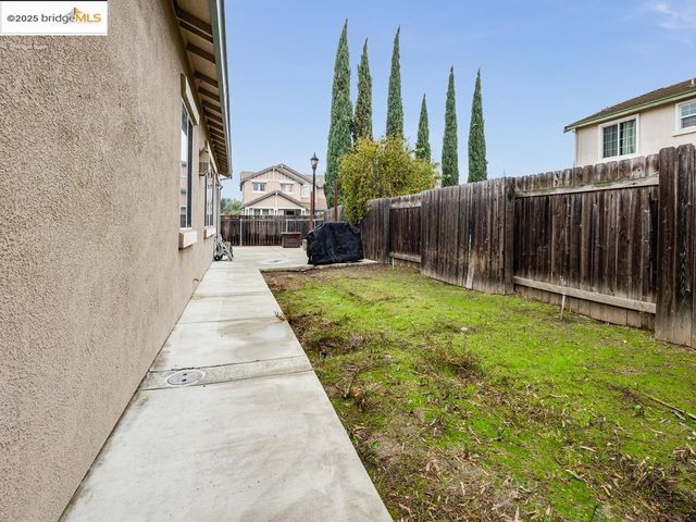 10 Da Vinci Ct, Oakley, CA 94561