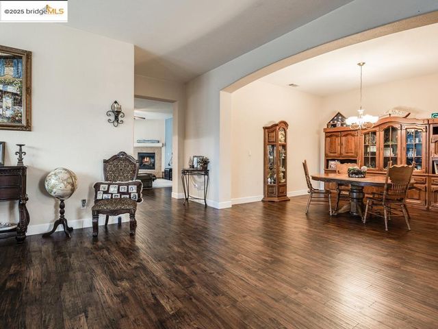 10 Da Vinci Ct, Oakley, CA 94561