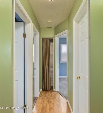 1225 Sportsman Dr, Jeffersonville, IN 47130